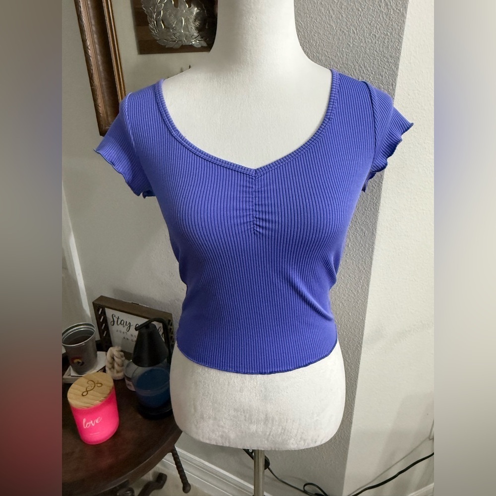 Hollister Blue Ribbed V-Neck Crop Top